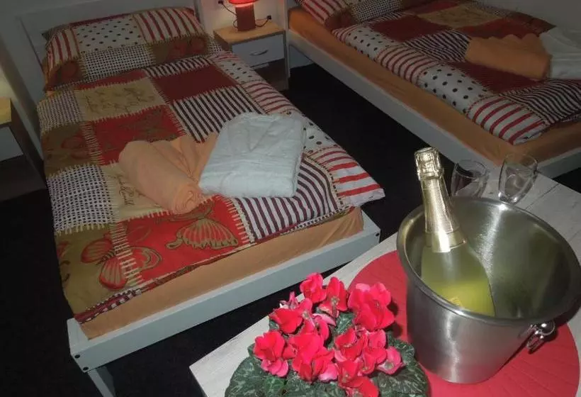 ペンション Penzion Cristal