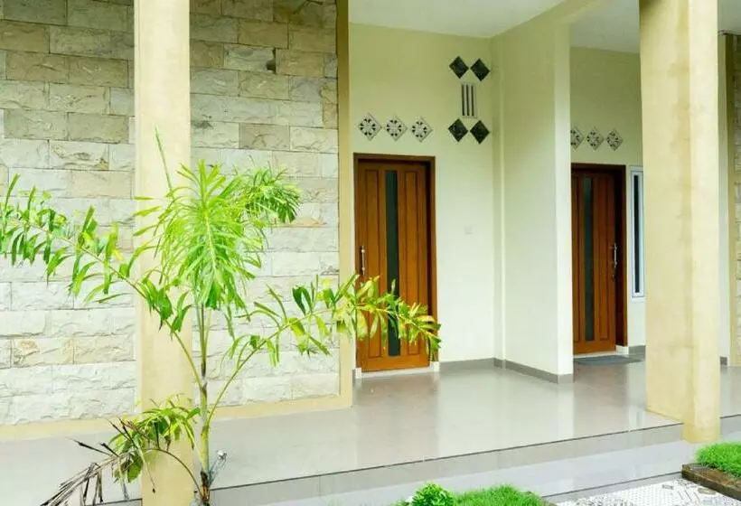 Majatalo Reddoorz Near Benteng Van Den Bosch