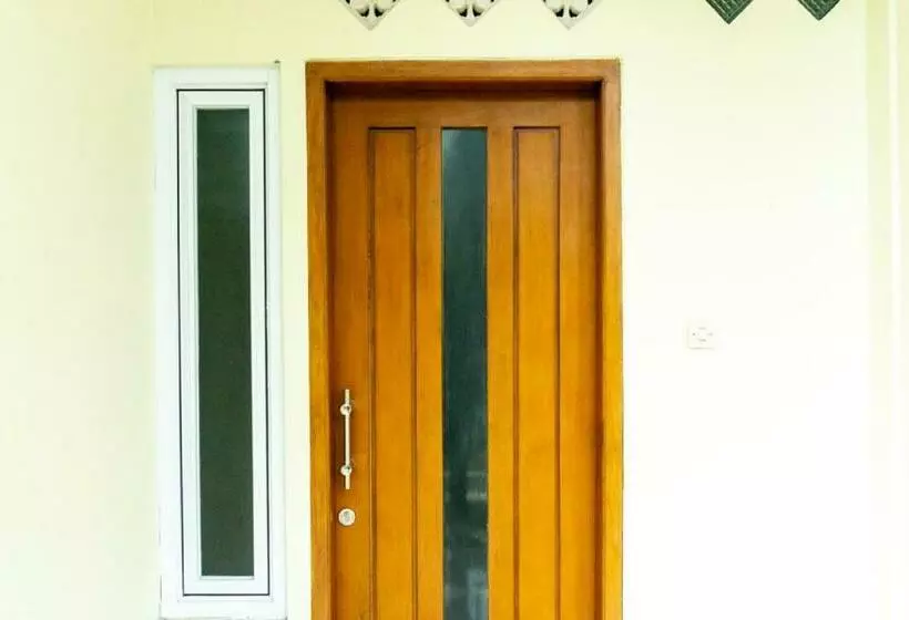 Majatalo Reddoorz Near Benteng Van Den Bosch