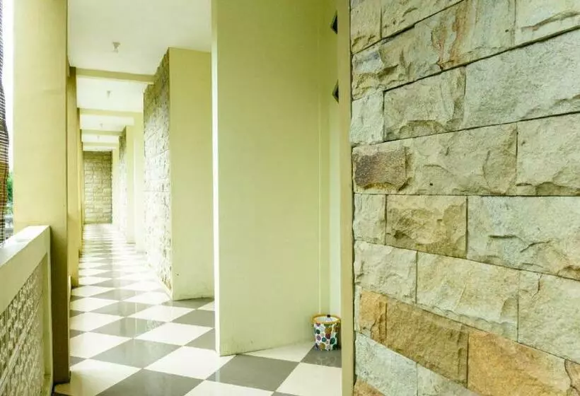 Majatalo Reddoorz Near Benteng Van Den Bosch