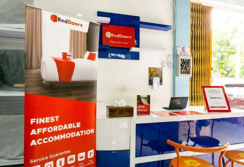 Majatalo Reddoorz Near Benteng Van Den Bosch