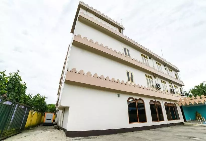 Spot On 62000 Hotel The Raj Palace