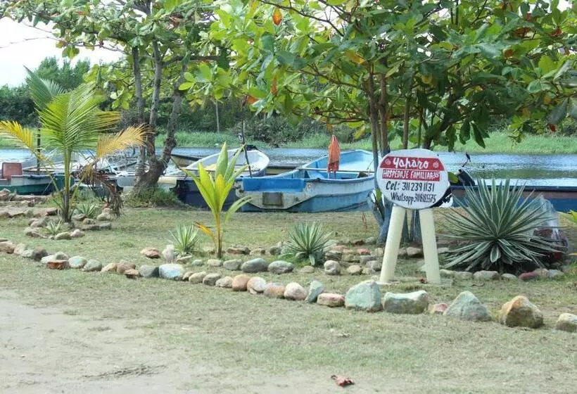 ユースホステル Yaharo Posada Turística