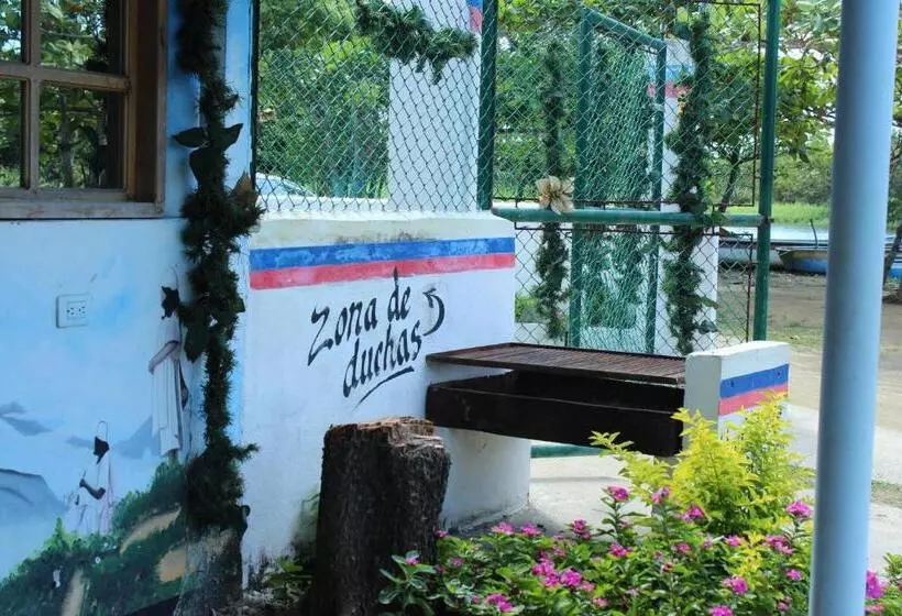 ユースホステル Yaharo Posada Turística