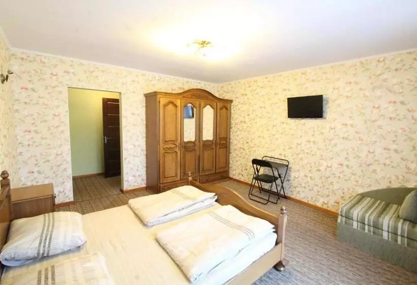 ベッドアンドブレックファースト затишний міні готель Rosky