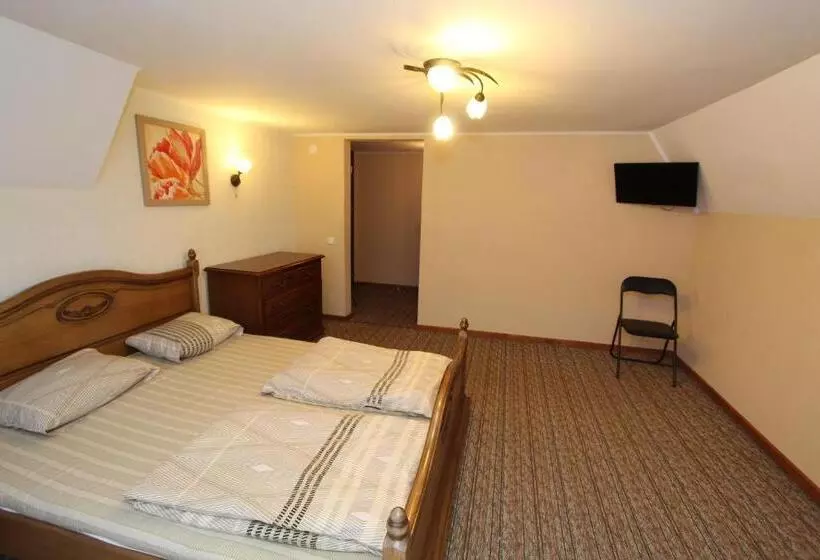 ベッドアンドブレックファースト затишний міні готель Rosky