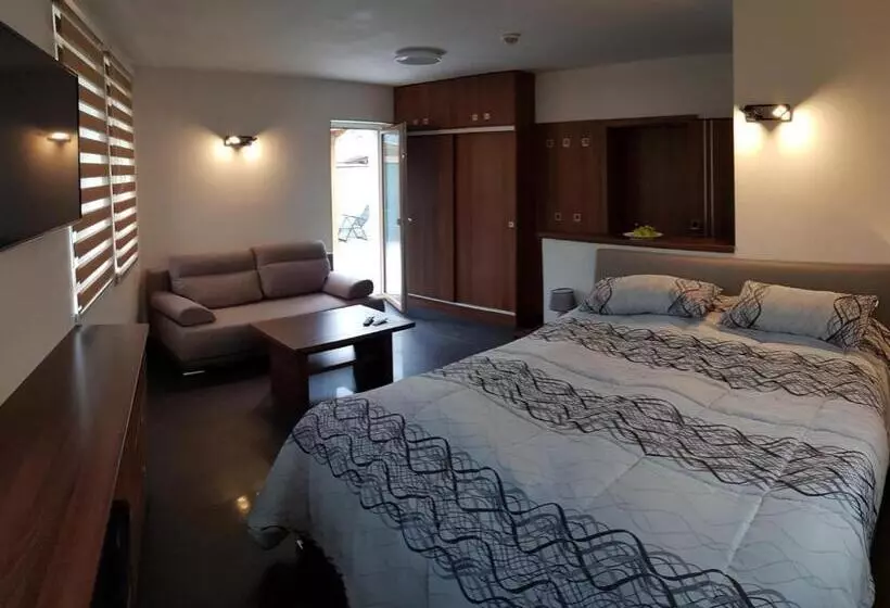 Aamiaismajoitus (B&B) Apartmány Meandry