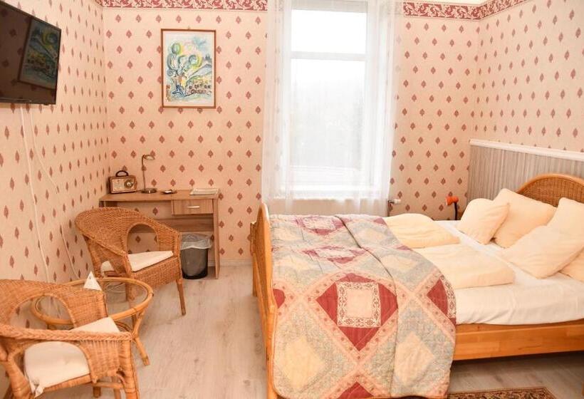 مبيت وإفطار Fábiánics Kastély Misefa