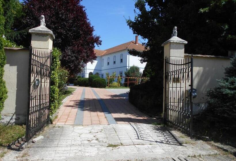 مبيت وإفطار Fábiánics Kastély Misefa