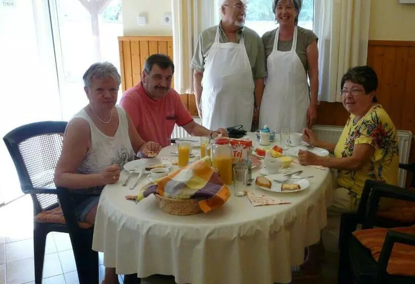 Aamiaismajoitus (B&B) Mo Ha Panzió