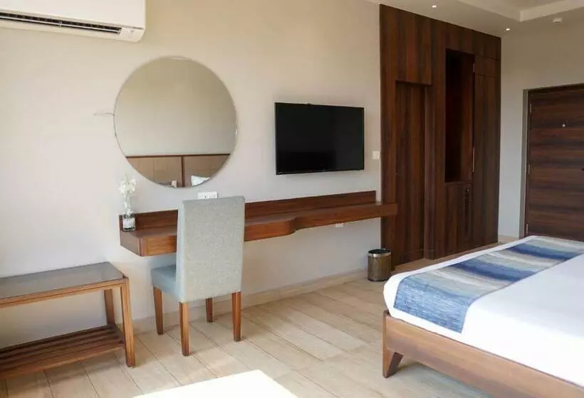 Hotelli Cosmique Clarks Inn Suites Goa