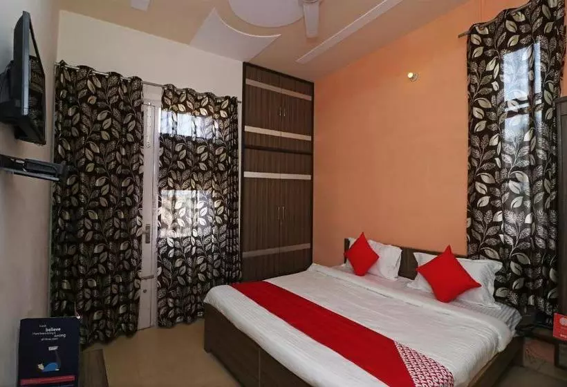 ホテル Oyo 23246 Mann Bed And Breakfast