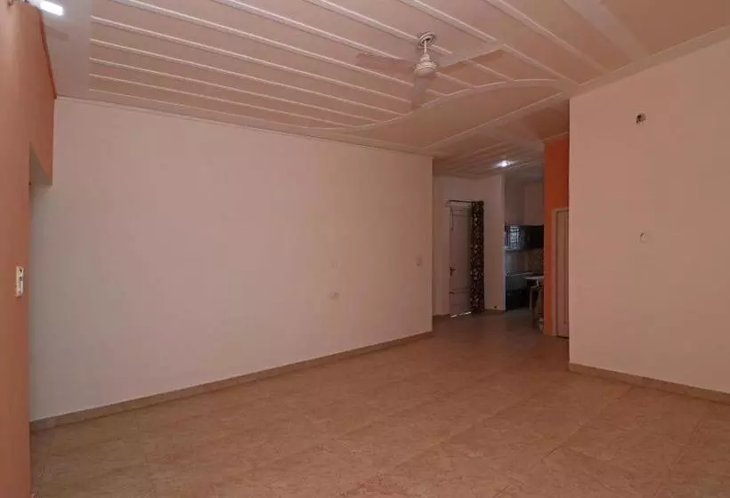 ホテル Oyo 23246 Mann Bed And Breakfast