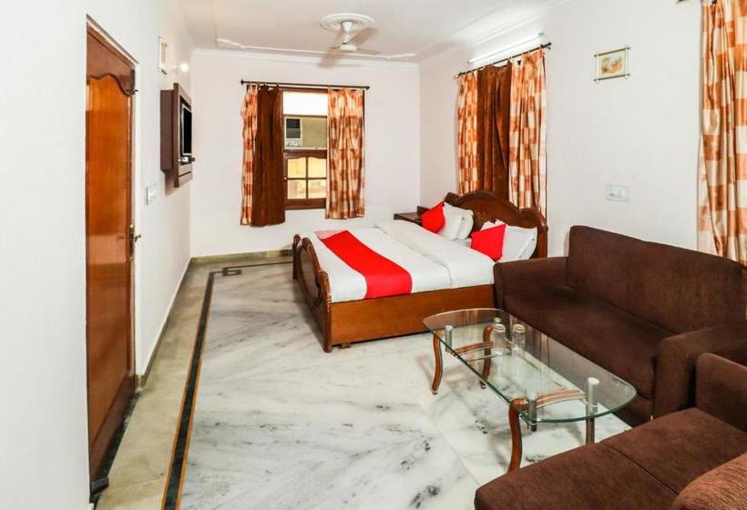 호텔 Oyo 25077 Ashoka Regency