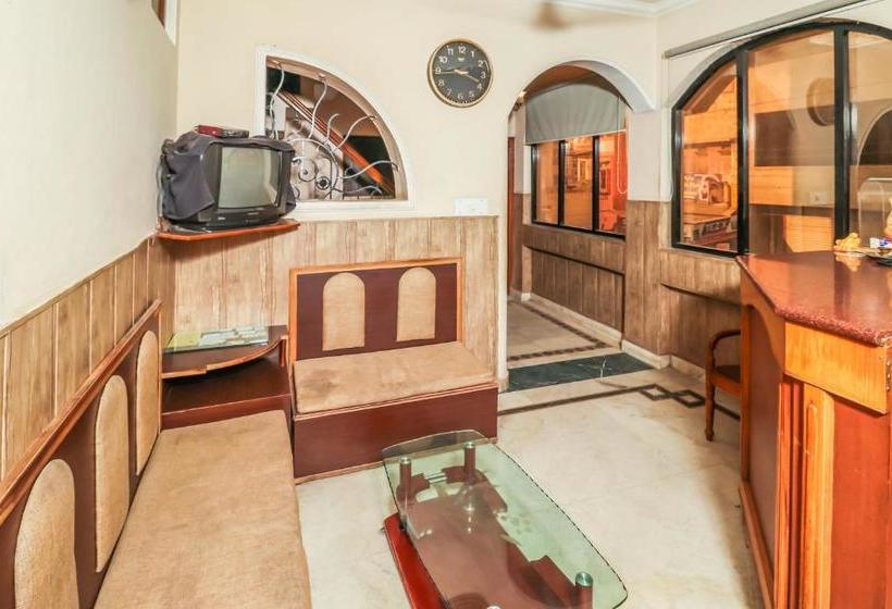 호텔 Oyo 25077 Ashoka Regency