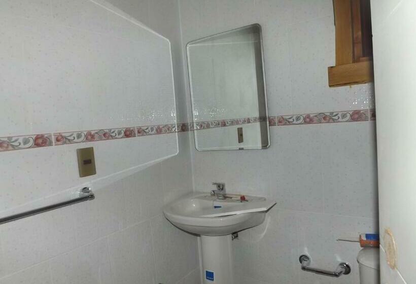 פנסיון Hostal Robinson