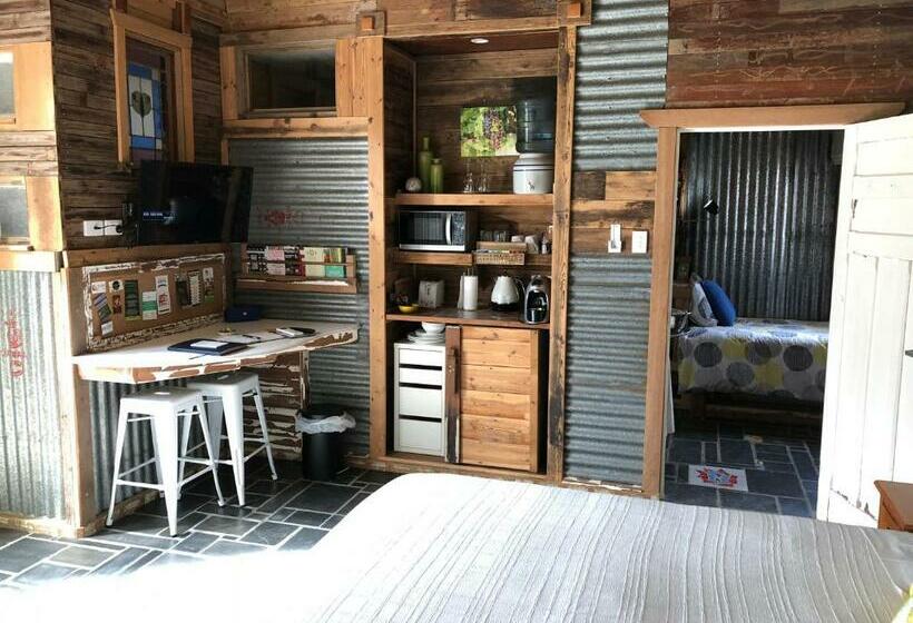 Bed and Breakfast Bed In A Shed Vineyard Stay