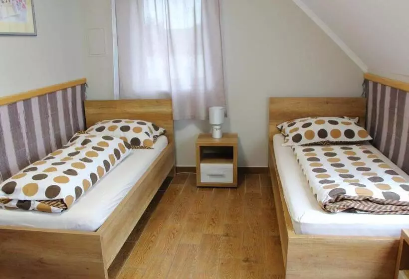 Bed and Breakfast Hegylánc Fogadó