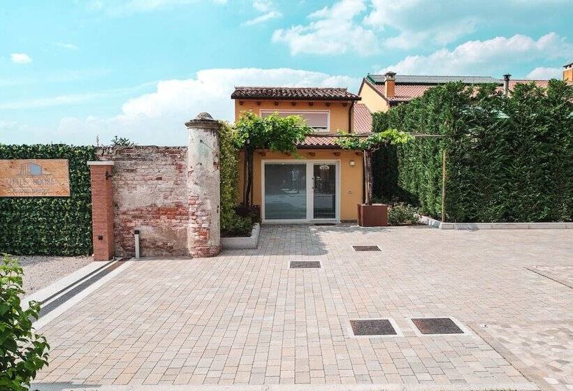 مبيت وإفطار Little House