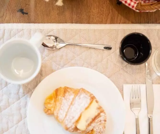 Aamiaismajoitus (B&B) Little House