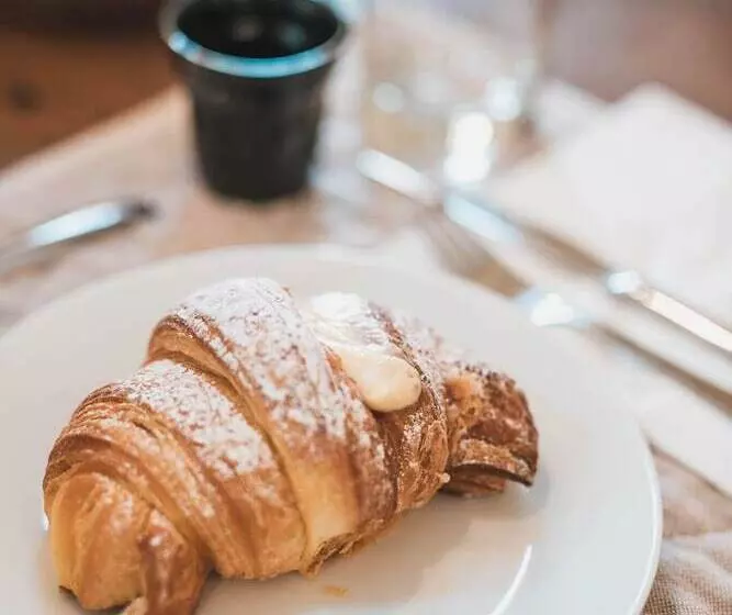 Aamiaismajoitus (B&B) Little House