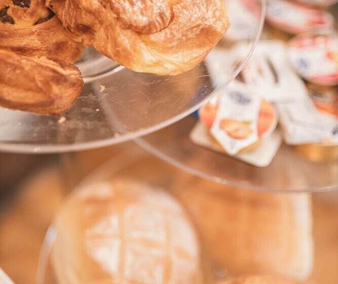 مبيت وإفطار Little House