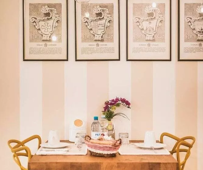 Aamiaismajoitus (B&B) Little House