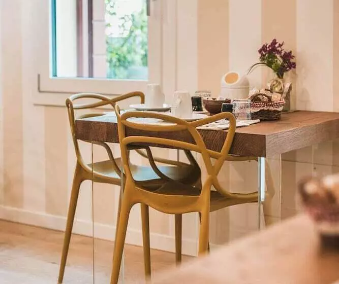 Aamiaismajoitus (B&B) Little House