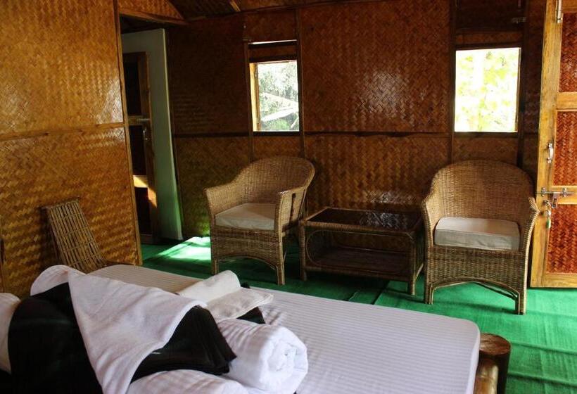 Bed and Breakfast Nature Hunt Eco Camp