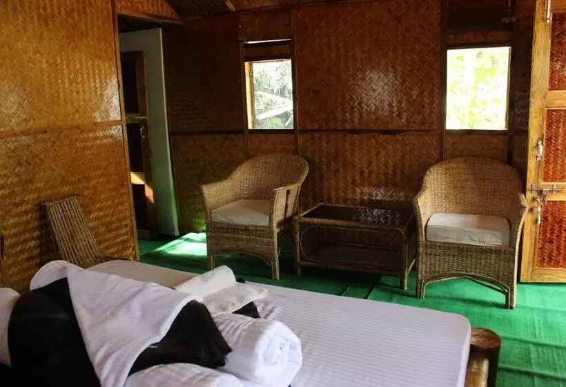 Aamiaismajoitus (B&B) Nature Hunt Eco Camp