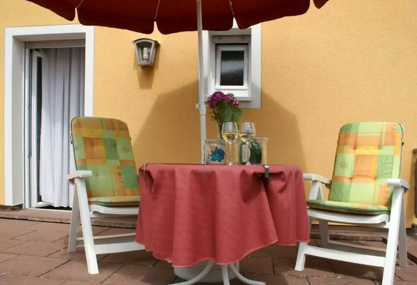 Aamiaismajoitus (B&B) Weingut Herbert Kram