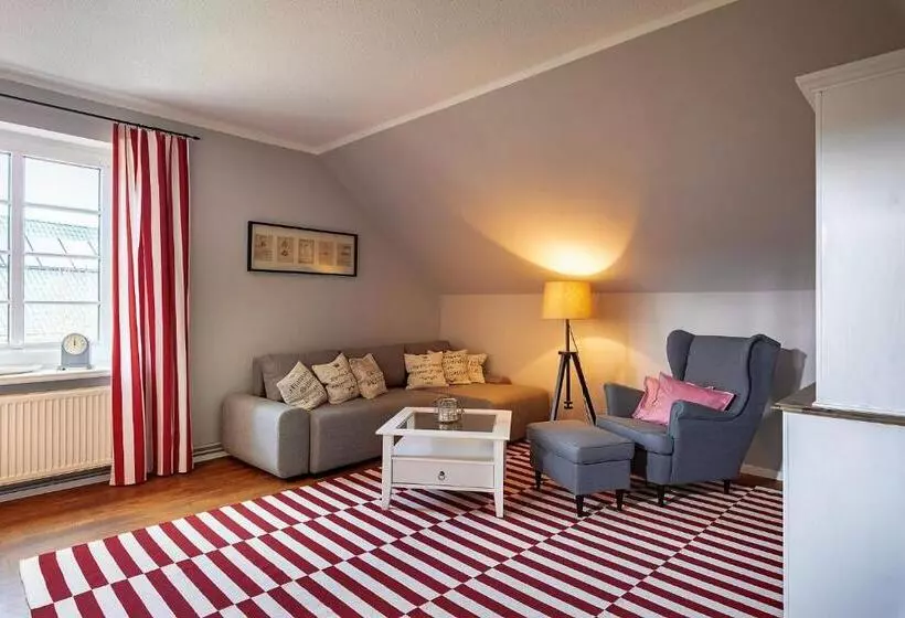 Friesen Lodge Apartments