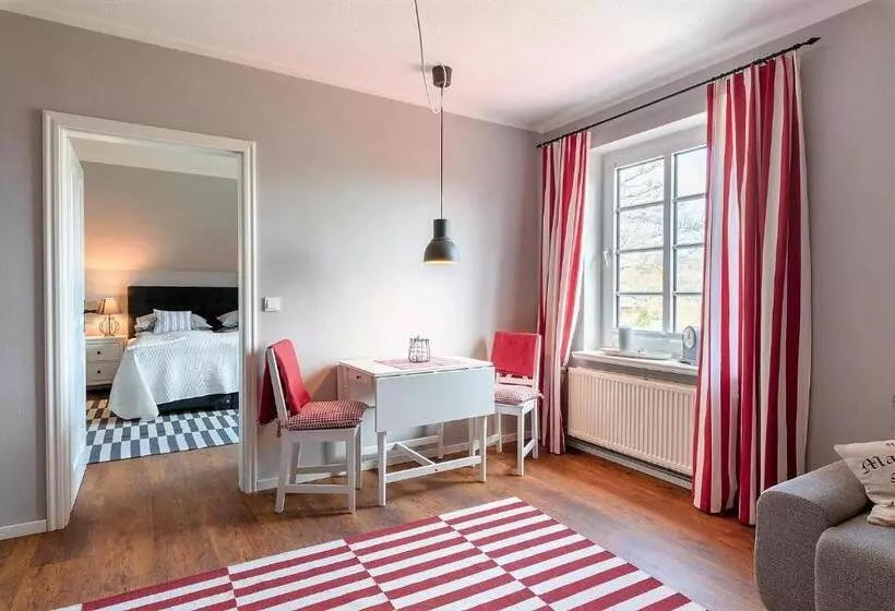 Friesen Lodge Apartments