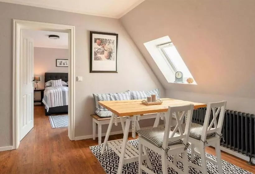 Friesen Lodge Apartments