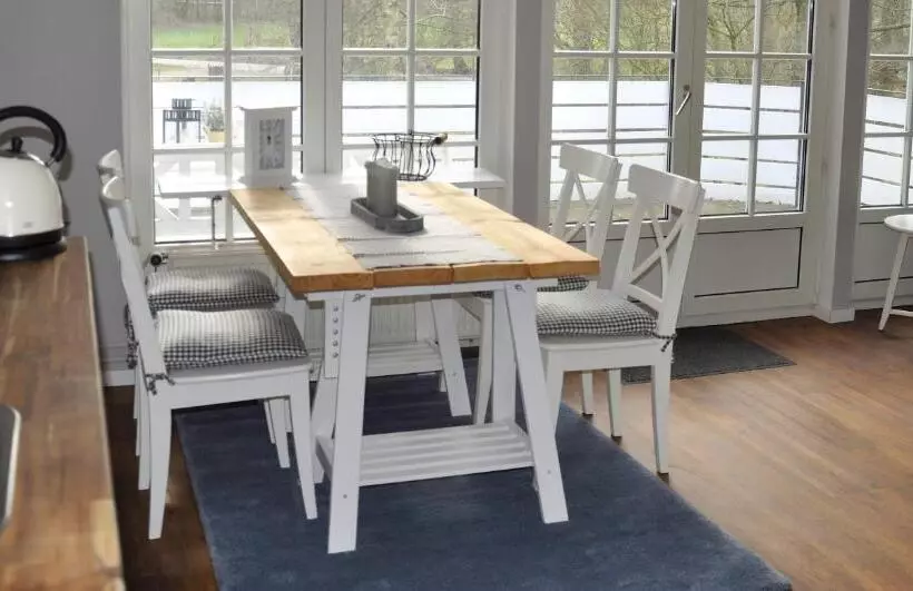 Friesen Lodge Apartments