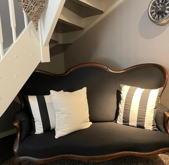 Friesen Lodge Apartments