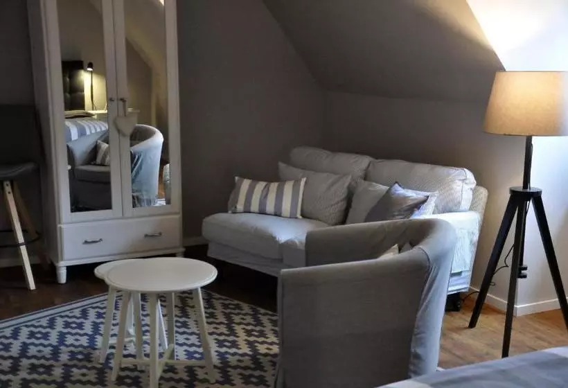 Friesen Lodge Apartments