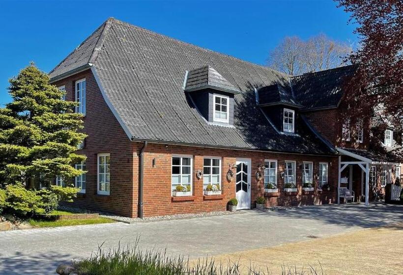 Friesen Lodge Apartments