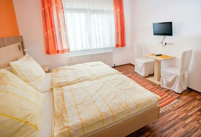 Hotelli Hirschenwirt