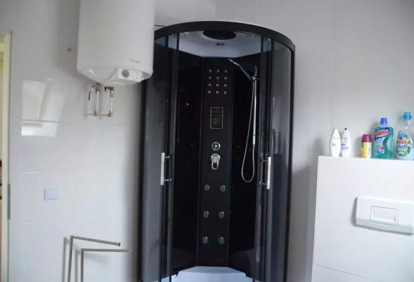 Hotelli Lekoma Pension