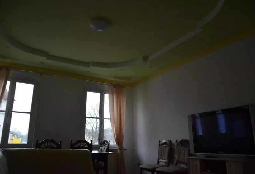 Hotelli Lekoma Pension