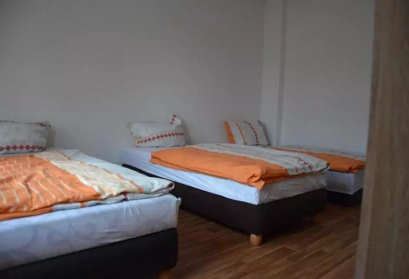 Hotelli Lekoma Pension