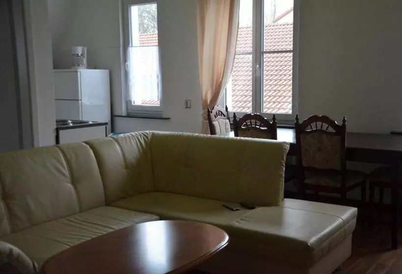 Hotelli Lekoma Pension