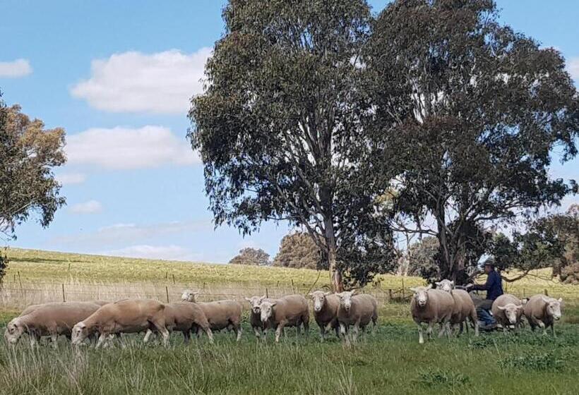 Hotelli Wantana Cottage Farmstay