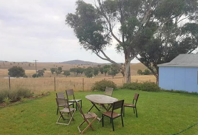 Hotelli Wantana Cottage Farmstay