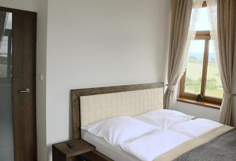 פנסיון Penzion Marjána