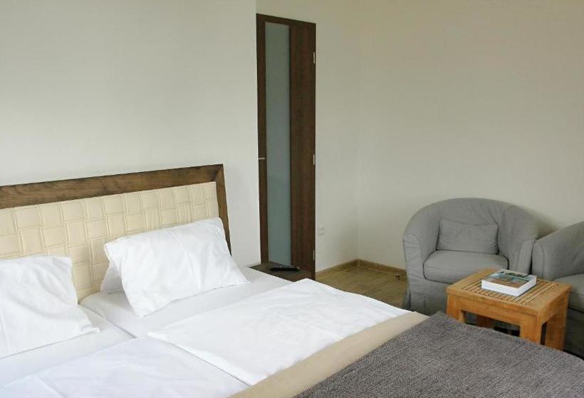 פנסיון Penzion Marjána