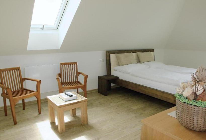 פנסיון Penzion Marjána