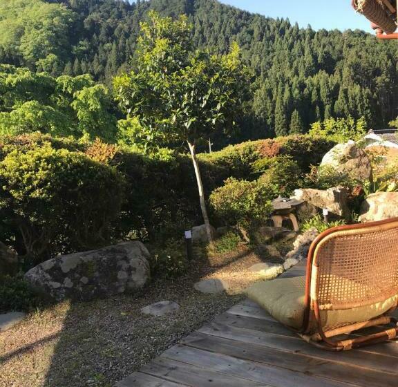 פנסיון Yakuno House