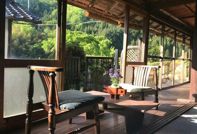 פנסיון Yakuno House